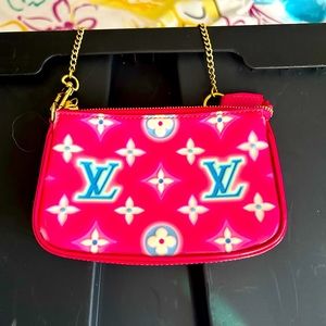 Small Louis Vuitton bag never worn
